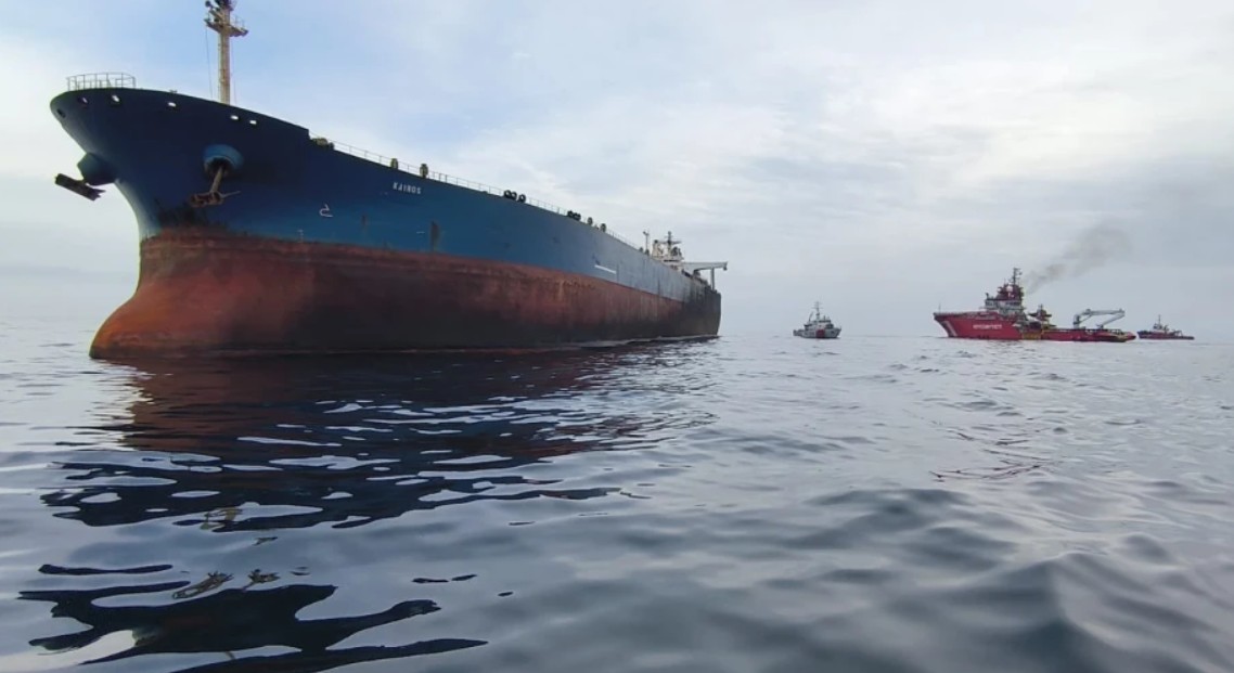 Bulgaria protestează după ce un tanker cu gaz rusesc avariat a fost remorcat în apele sale