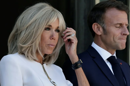 Prima-doamnă a Franţei, sub tirul criticilor după ce a numit activistele feministe „proaste nenorocite”. Brigitte Macron a participat la spectacolul unui comediant acuzat de viol