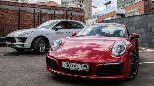 Motivul pentru care sute de maşini Porsche din Rusia brusc nu au mai putut fi pornite rămâne un mister