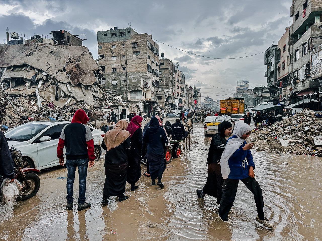 Furtuna Byron inundă taberele de refugiați din Gaza și agravează criza umanitară