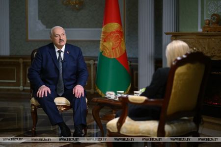 Lukaşenko spune că Ucraina a trezit în zadar „ursul adormit”, referindu-se la Rusia. Zaharova: „Nu vreţi să vă întrebaţi de ce dormiţi lângă un urs? Cum aţi ajuns acolo?”