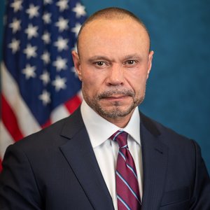 Directorul adjunct al FBI, fostul podcaster conservator Dan Bongino, demisionează luna viitoare. Anunţul a fost făcut după ce Donald Trump a declarat că „doreşte să se întoarcă la emisiunea sa”