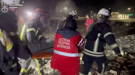 Rusia a lansat cel mai intens atac din acest an asupra celor mai mari două oraşe din Ucraina