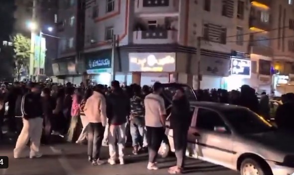 Iranienii sărbătoresc în stradă la Teheran după ce Trump a anunţat moartea lui Khamenei