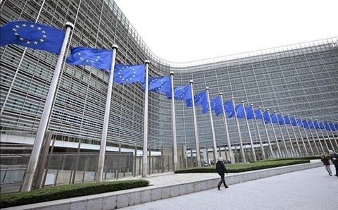 UE eşuează să adopte o reformă a politicii migraţiei menită să înfiinţeze centre de expulzarea migranţilor în afara Uniunii. Statele membre şi Parlamentul European amână la 1 iunie negocierea ultimului punct de blocaj, data intrării în vigoare a legii