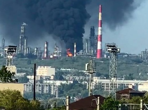 Doi morţi răniţi şi în regiunea rusă Samara, anunţă autorităţile ruse. Zelenski revendică un atac cu dronă ”cu rază lungă de acţiune” la rafinăria din Sîzran