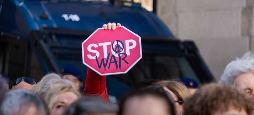 Lumea se instalează într-o nouă eră a violenţei intense, arată raportul ”Conflict Trends” al Institutului Cercetării Păcii de la Oslo. În 2025, 65 de conflicte implicând cel puţin un stat, un nou nivel istoric din 1946. Opt conflicte între state, un ”reco