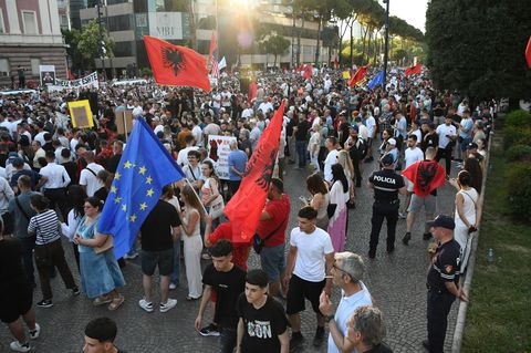 Protestele antiguvernamentale din Albania se intensifică pe fondul opoziţiei faţă de complexul turistic al lui Jared Kushner
