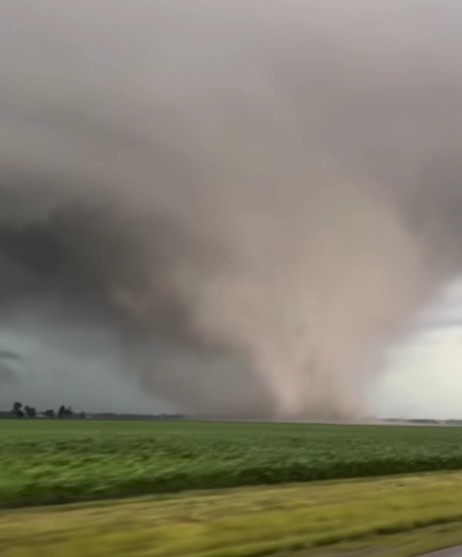 SUA: Tornadele au lovit localităţi din apropierea oraşului Chicago, distrugând case şi doborând stâlpi de electricitate