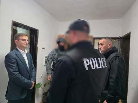 Cinci sârbi au fost arestaţi în Kosovo în cadrul unei anchete privind crime de război comise în 1999