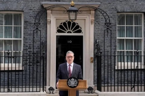Premierul britanic Keir Starmer îşi anunţă demisia