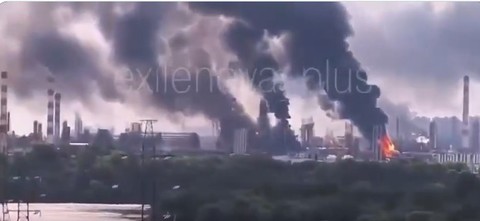 Reuters: Rafinăria de petrol din Moscova, lovită de atacuri ucrainene cu drone, nu-şi va relua probabil producţia în acest an. Parlamentul aprobă modificări fiscale pentru a remedia penuria de combustibil. Rusia are în vedere şi importul de combustibil