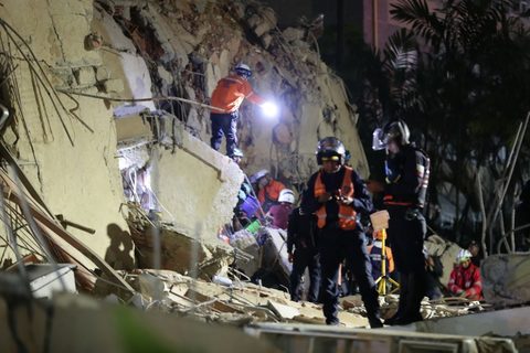 Un copil de trei ani a fost salvat la şase zile după cutremurele din Venezuela - VIDEO