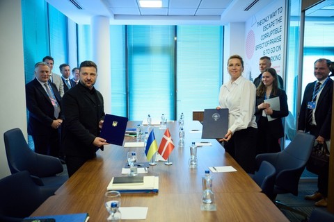 Aflat la Ankara, Zelenski anunţă că a semnat acorduri în domeniul dronelor cu trei ţări NATO