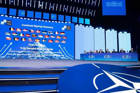 SUMMIT NATO – Marea Britanie va anunţa un program NATO în valoare de 50 de miliarde de dolari pentru arme cu rază lungă de acţiune