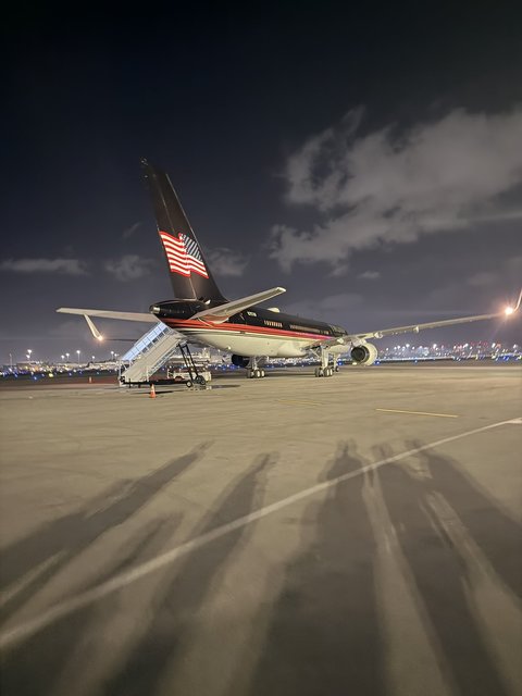Aeroportul din Palm Beach, Florida, îşi schimbă oficial numele în onoarea lui Trump. Avionul privat al lui Eric Trump, primul care a aterizat după redenumire
