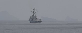 Iranul raportează noi atacuri asupra unor ţinte militare de pe cea mai mare insulă a sa, situată în apropierea Strâmtorii Ormuz. SUA confirmă noi lovituri