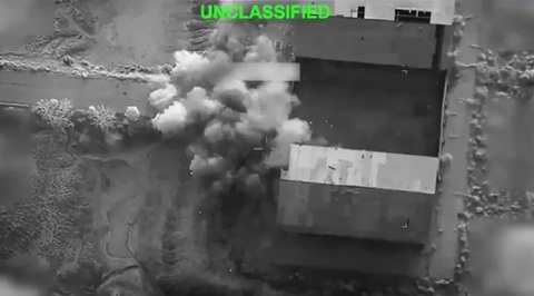 Armata americană anunţă că a tras, pentru prima oară de la reimpunerea blocadei, asupra unui petrolier gol care încerca să intre în porturi iraniene