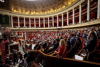 Parlamentul francez aprobă definitiv interzicerea reţelelor sociale pentru minorii sub 15 ani, o premieră în Europa. Textul prevede şi interzicerea telefoanelor mobile în liceu, aşa cum se întâmplă deja în şcolile primare şi gimnaziale