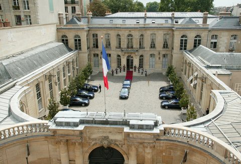 Justiţia franceză a fost sesizată după mai multe sinucideri şi tentative de suicid în cadrul serviciilor prim-ministrului