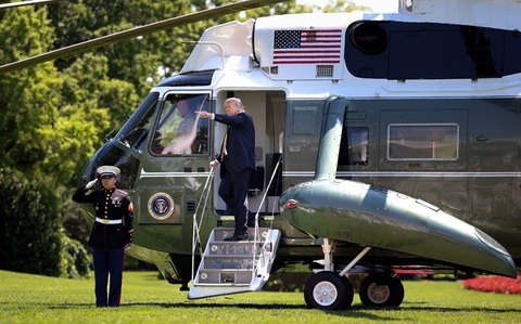 Un elicopter Marine One la bordul căruia se afla Trump s-a aflat prea aproape de un avion de linie care decola de pe Aeroportul Naţional Reagan, la Washington, însă şeful statului american nu s-a aflat în pericol, anunţă FAA. ”A existat o pierdere momenta