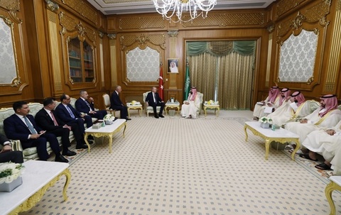 Erdogan soseşte la Jeddah, la un summit cu Mohammed bin Salman şi premierul pakistanez Shehbaz Sharif