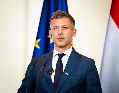 Ungaria se aşteaptă la creşterea nivelului Dunării, dar centrala nucleară de la Paks se confruntă în continuare cu restricţii de producţie. Guvernul maghiar caută soluţii şi vrea să reexamineze proiectul Paks 2 atribuit companiei ruse Rosatom