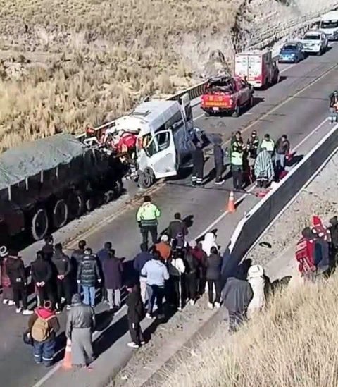 Peru: Cel puţin 13 au murit într-un grav accident rutier