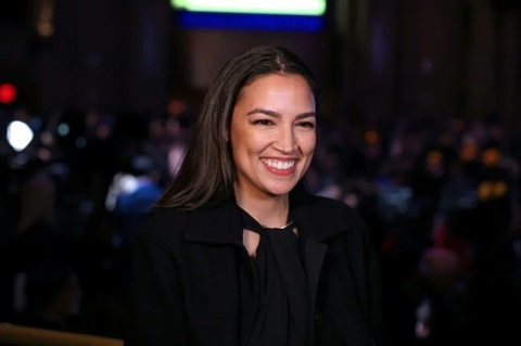 Alexandria Ocasio-Cortez, o figură a stângii americane, îşi relatează pe reţele de socializare procedura de congelare a ovocitelor. Ea anunţă că ”nu exclude” să candideze la preşedinţie în 2028