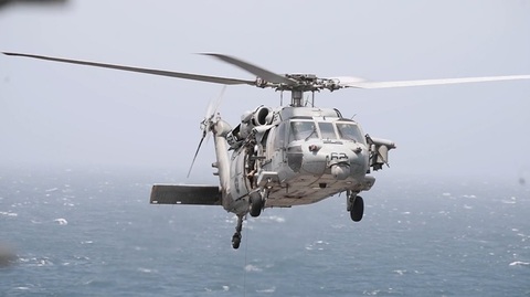 CENTCOM anunţă că un elicopter american a tras cu rachete de tip Hellfire în sala de maşini a unui cargo sub pavilionul Panama, Vela Nova, care i-a ”ignorat” avertismentele, încălcând blocada impusă porturilor iraniene
