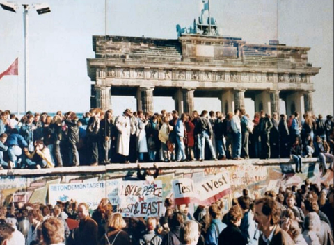 Germanii îşi au nostalgicii lor. Berlinul denunţă o idealizare tot mai mare a fostei RDG comuniste, la 65 de ani de la ridicarea Zidului: „Democraţia este pusă din ce în ce mai des sub semnul întrebării”