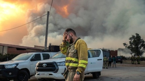 Franţa - 474 de persoane, dintre care 183 de minori, reţinute pentru provocarea unor incendii de la începutul lunii iulie