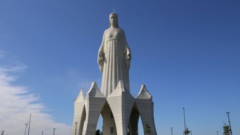 Cea mai înaltă statuie a Fecioarei Maria din Europa, inaugurată într-un sat polonez care are mai puţin de 150 de locuitori - VIDEO