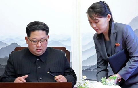 Sora lui Kim Jong Un susţine că nu are cunoştinţă despre comunicările dintre fratele său şi Donald Trump, dar dezminte afirmaţiile lui Zelenski că Phenianul ar trimite 50.000 de soldaţi în Rusia