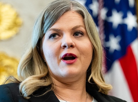 Trump o nominalizează pe Heidi Overton, o consilieră a Casei Albe în probleme de politici interne, în postul de directoare a Agenţiei americane a medicamentului
