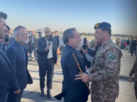 Trump a purtat săptămâna trecută o discuţie telefonică cu şeful armatei pakistaneze, iar acesta s-a întâlnit luni cu oficiali iranieni