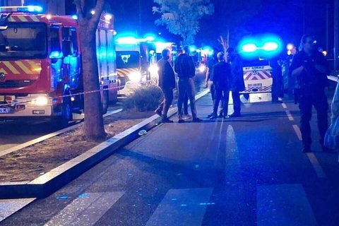 Cel puţin doi morţi şi zece răniţi, după ce un şofer a intrat cu maşina în mulţime, „în mod deliberat”, în oraşul francez Caen. Suspectul s-a născut în Rusia