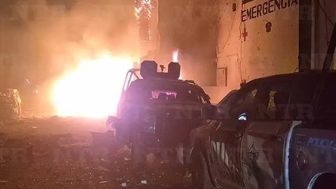 Mexic: mai mulţi răniţi în urma exploziei unei maşini-capcană în faţa unei secţii de poliţie