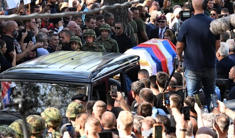 UE consideră „profund regretabilă” prezenţa oficialilor sârbi la înmormântarea lui Ratko Mladic