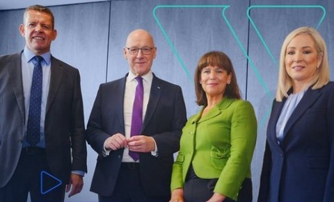 Liderii din Scoţia, Ţara Galilor şi Irlanda de Nord semnează o declaraţie prin care îşi revendică „dreptul la autodeterminare”. Ei spun că viitorul naţiunilor lor este în Uniunea Europeană