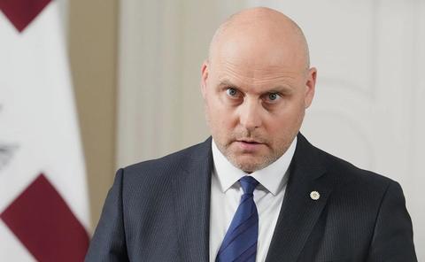 Letonia blochează prelungirea sancţiunilor UE împotriva Rusiei, opunându-se ridicării acestora în cazul oligarhilor Usmanov şi Fridman