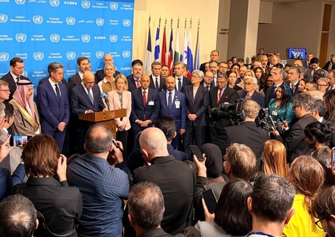 O coaliţie de 80 de ţări cere, după o reuniunea Consiliului de Securitate al ONU, restabilirea libertăţii de navigaţie la Golful Persic