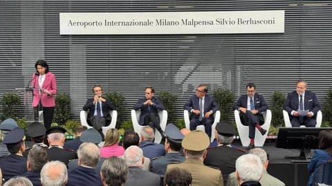 Aeroportul Milano-Malpensa poartă acum numele lui Silvio Berlusconi, după o luptă în justiţie de aproape doi ani