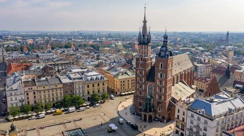 Un independent a câştigat primul tur al alegerilor pentru primăria din Cracovia. Turul al doilea, împotriva unui candidat susţinut de Coaliţia Civică a prim-ministrului Tusk
