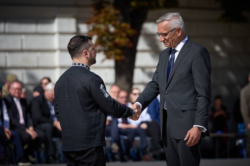 Germania se află în pericol de a intra într-un conflict violent cu Rusia. Ameninţarea este reală şi iminentă, avertizează şeful serviciilor de informaţii. În Ucraina sunt de aşteptat atacuri de o severitate fără precedent