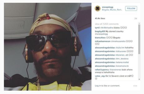 Rapper-ul Snoop Dogg le răspunde fanilor din România, spunând că va veni să viziteze localitatea Bogata din judeţul Mureş