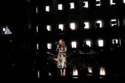 Adele îşi va lua o vacanţă de cinci ani, începând din noiembrie, după încheierea turneului ei mondial - presă
