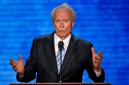 Clint Eastwood: Donald Trump spune ”lucruri prosteşti”, dar oamenii ar trebui ”să treacă peste ele”