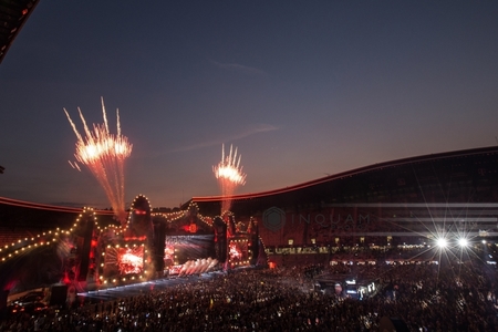 Festivalul Untold: Armin van Buuren şi-a prelungit concertul cu aproape patru ore, încheindu-l la răsărit cu focuri de artificii - FOTO, VIDEO