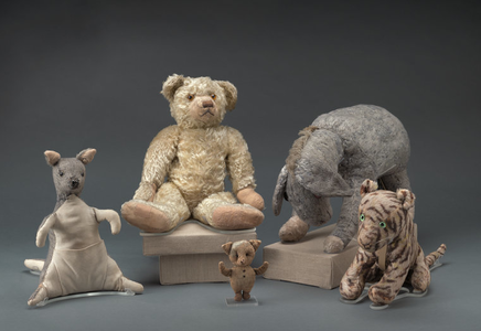 Jucăriile Winnie-the-Pooh şi prietenii săi, recondiţionate după 95 de ani şi expuse la New York Public Library